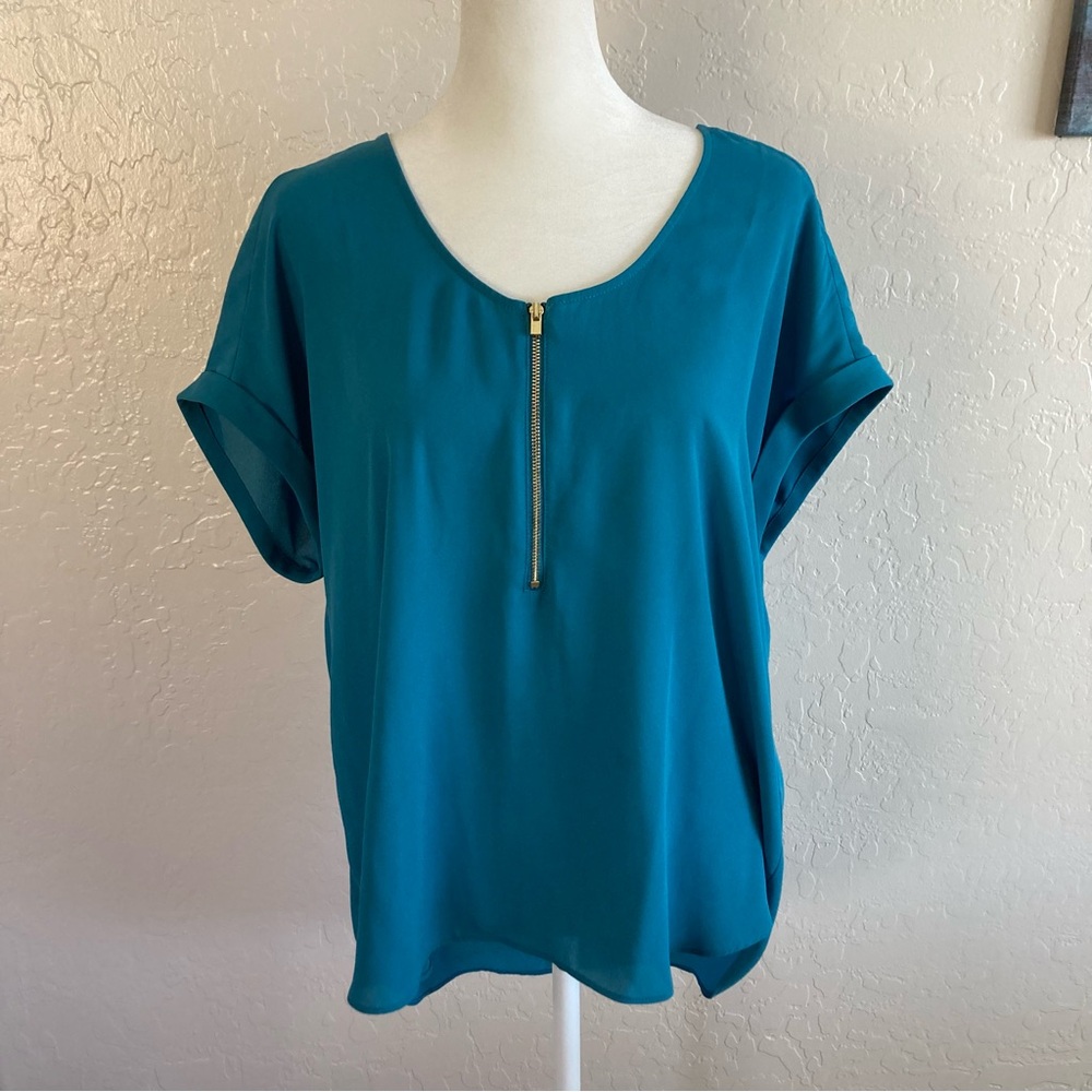 BOLD elements Vibrant Teal Zip Front Scoop Neck Top Size L-XL